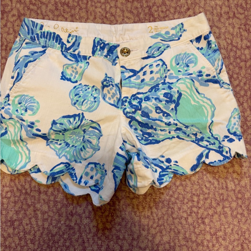 Lilly Pulitzer Blue and White High Sea Shell Shorts Size 2 EUC